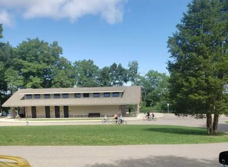 Proud Lake Rec Area - Modern Campground