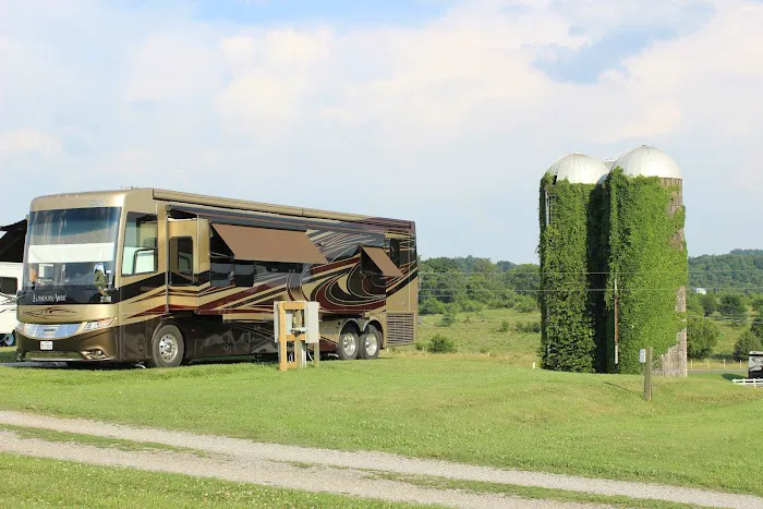 Dumplin Valley Farm RV Park Picture 4