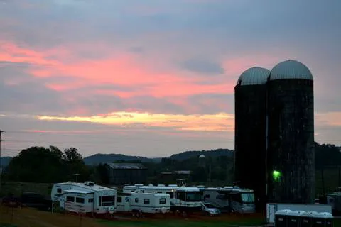 Dumplin Valley Farm RV Park Picture 3