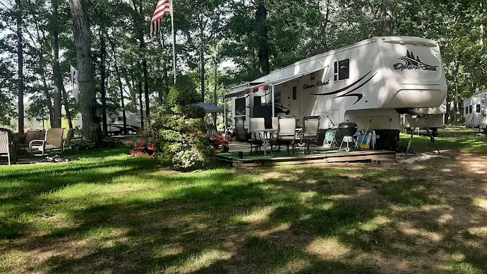 Twin Pine Campground & Canoe Picture 1