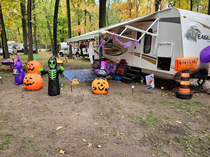 Twin Pine Campground & Canoe Picture 5