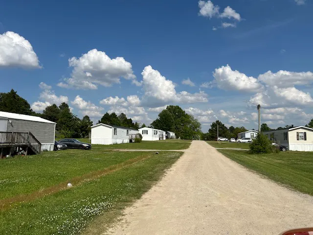 Bailey Meadows Mobile Home Community Picture 5