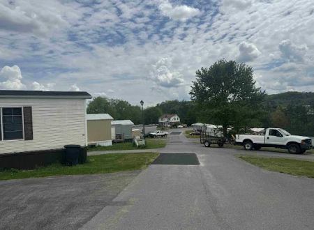 Breeze Hill Estates Manufactured Home Community