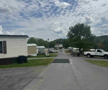 Breeze Hill Estates Manufactured Home Community