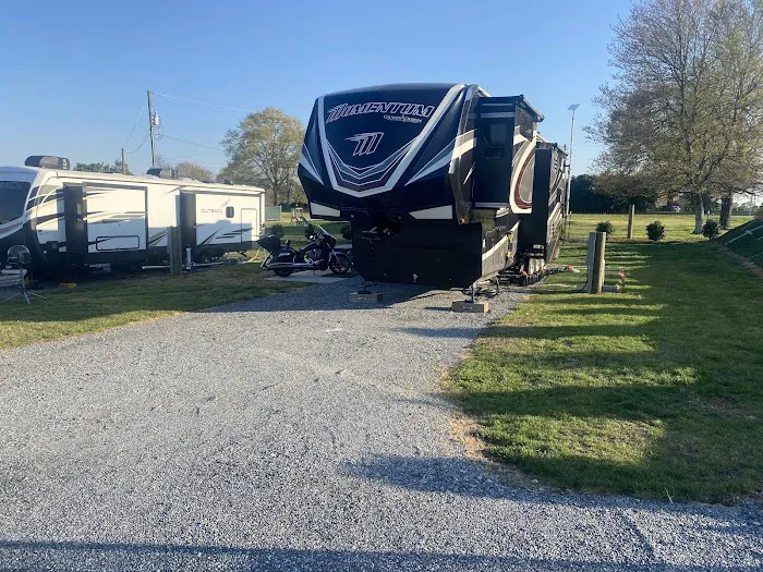 Yates RV Resort campground Picture 6
