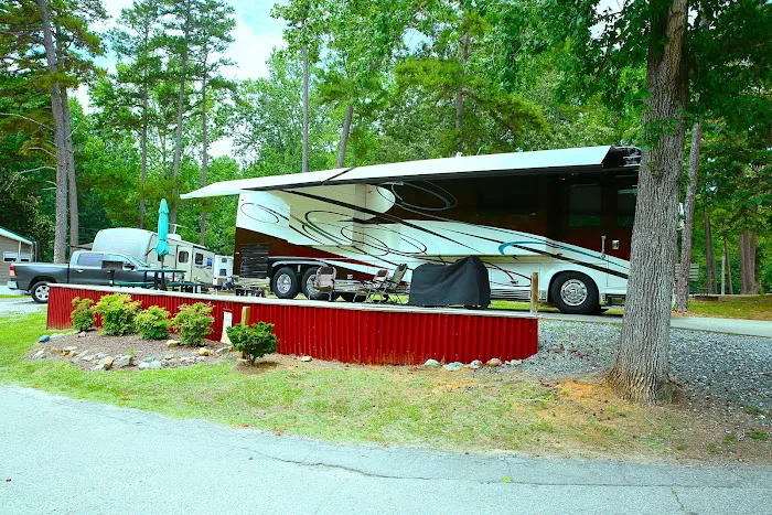 Pine Ridge Campground Picture 8