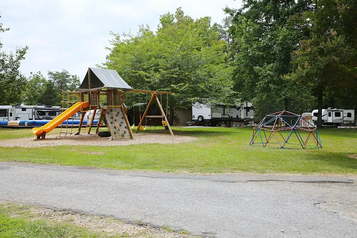 Pine Ridge Campground Picture 5