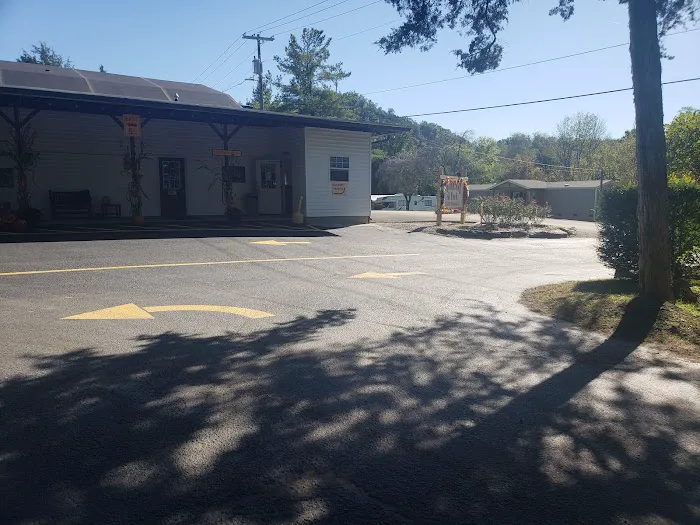Volunteer Park Family Campground Picture 3