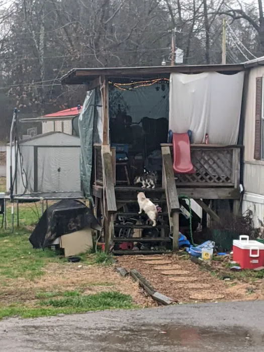 Woodhaven Mobile Home Park Picture 3