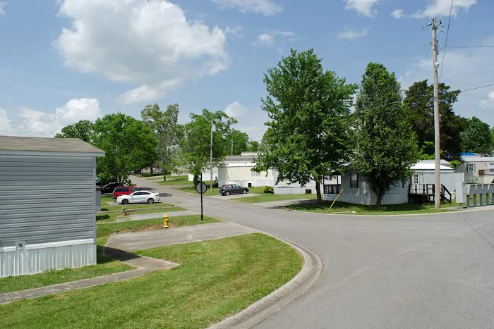 Bloomfield Hills Manufactured Home Community Picture 2