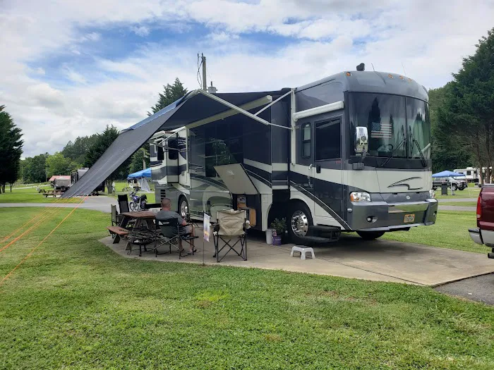 Rivers Edge Mountain RV Resort Picture 8