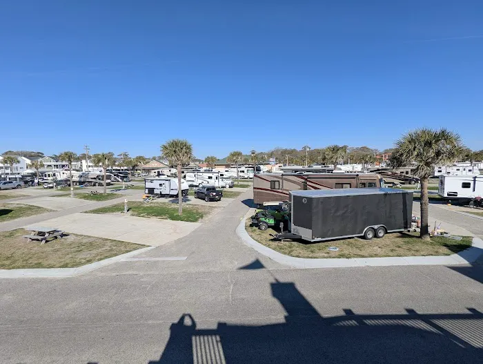Ocean lake Picture 3