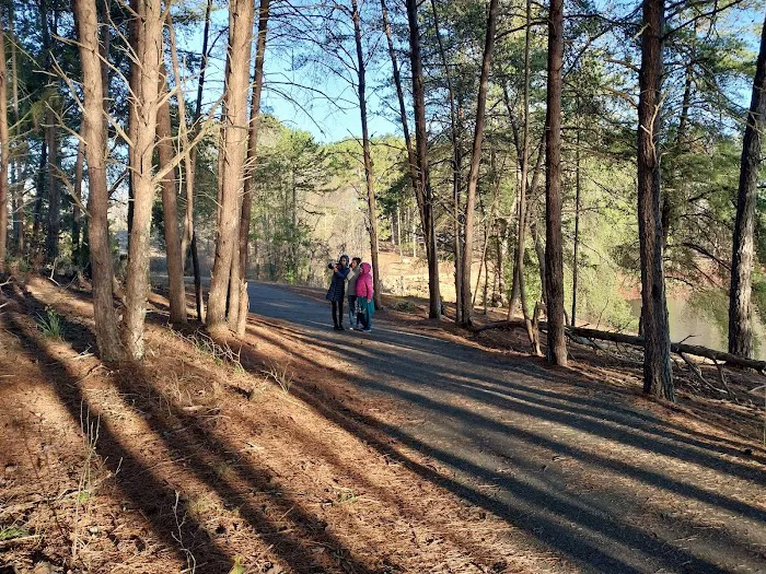 Lake Lanier Mobile Home Community Picture 2