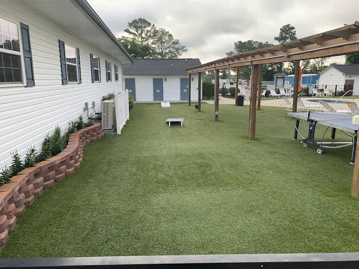 Raleigh Oaks RV Resort & Cottages Picture 4