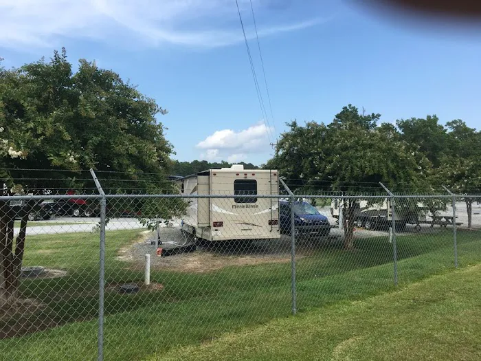 Tucker Lake RV Campground And Storage Picture 1