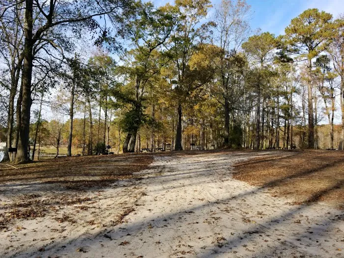Tucker Lake RV Campground And Storage Picture 2