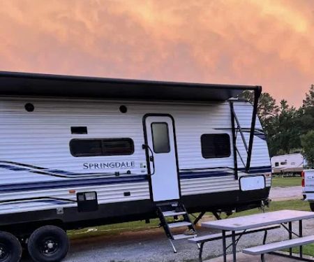 Kamper's Lodge Campground