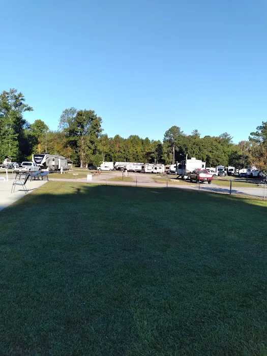 Kamper's Lodge Campground Picture 4