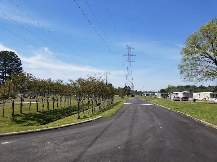 Kings Way Mobile Home Community Picture 3