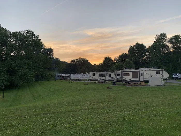 Follow the River RV Resort Picture 2