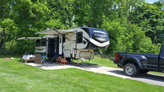 Follow the River RV Resort Picture 9