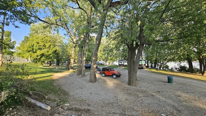 Rivertown Campgrounds Picture 9