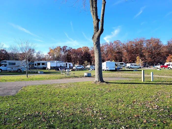 Bruin Lake Modern Campground Picture 3
