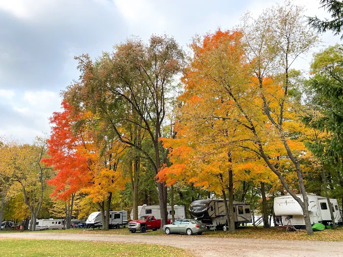 Hide Away Park Campground Picture 4