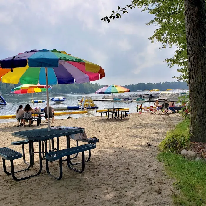 Angola / Hogback Lake KOA Holiday Picture 3
