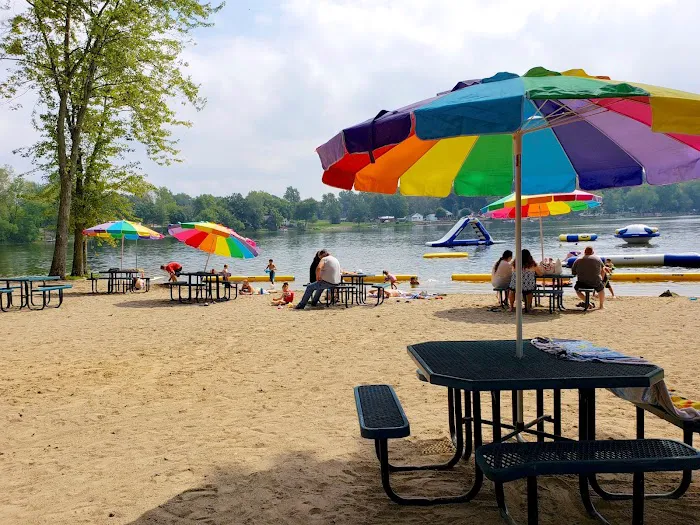 Angola / Hogback Lake KOA Holiday Picture 8
