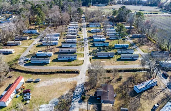 Tanglewood Mobile Home Park Picture 6