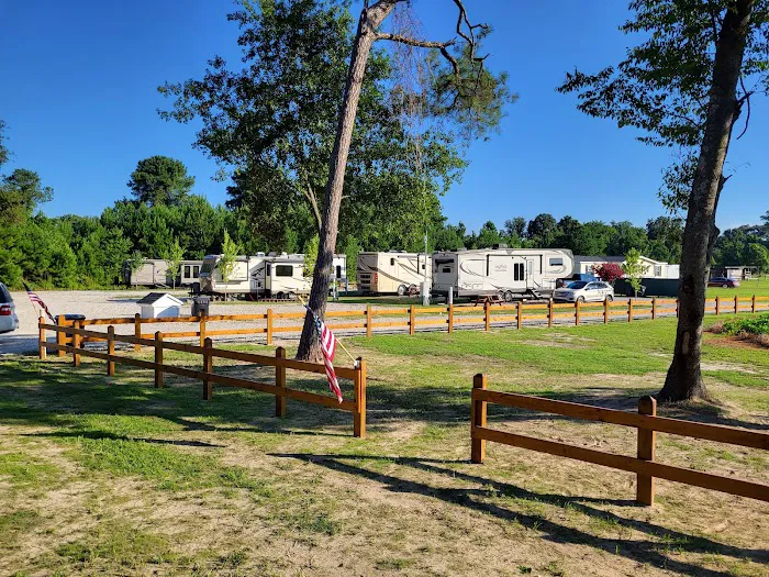 Piney Grove RV Park Picture 9