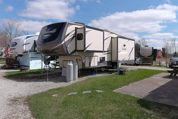 Lazy R Campground Picture 3