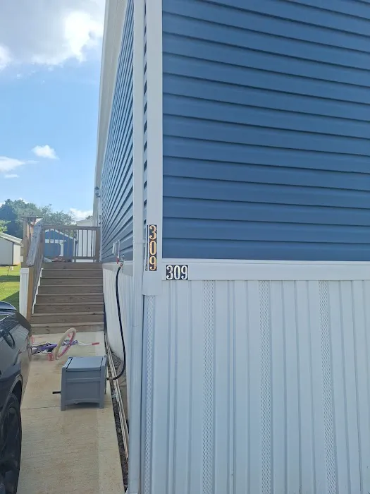 Kensington Place Mobile Home Park Picture 3