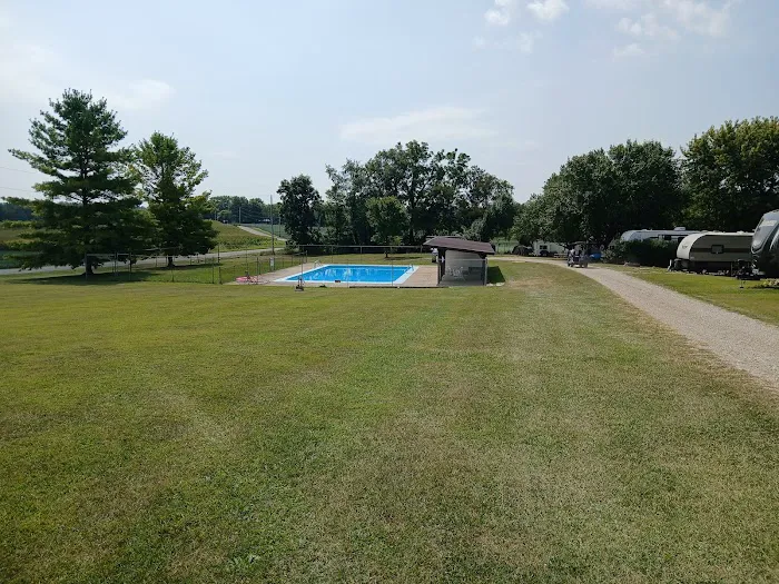 Oak Crest Campgrounds Picture 3