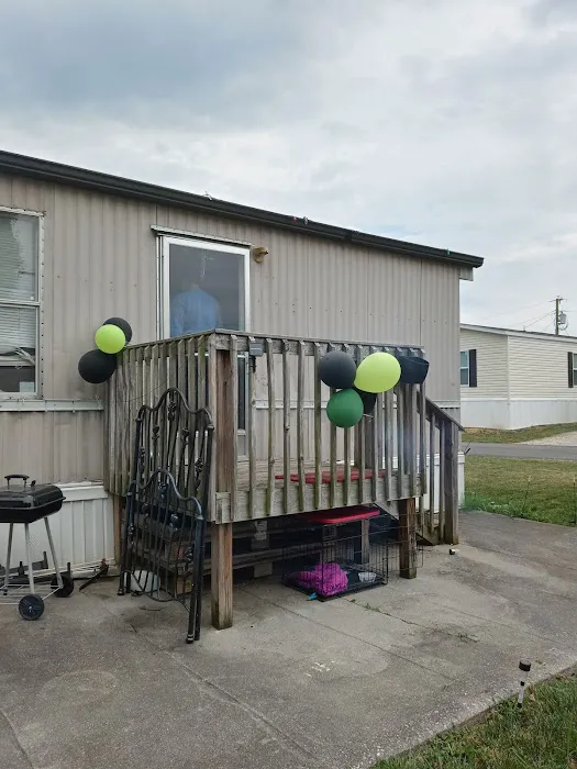 Kensington Place Mobile Home Park Picture 3