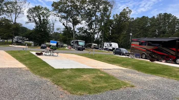 Whitewater RV Park - Ocoee, TN Picture 9