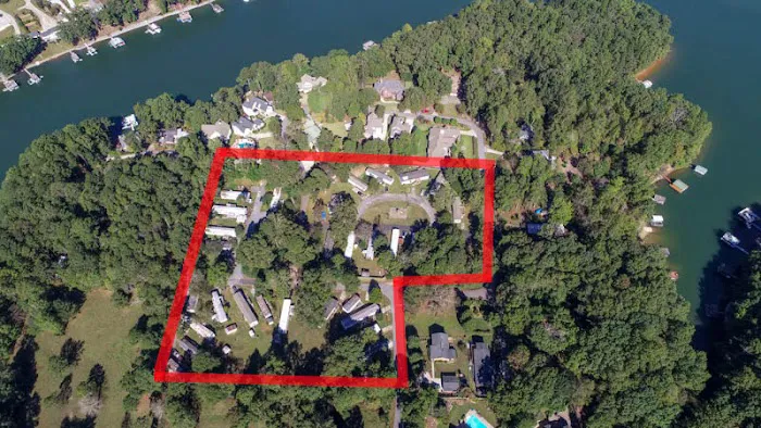 Lanier Mobile Home Community Picture 6