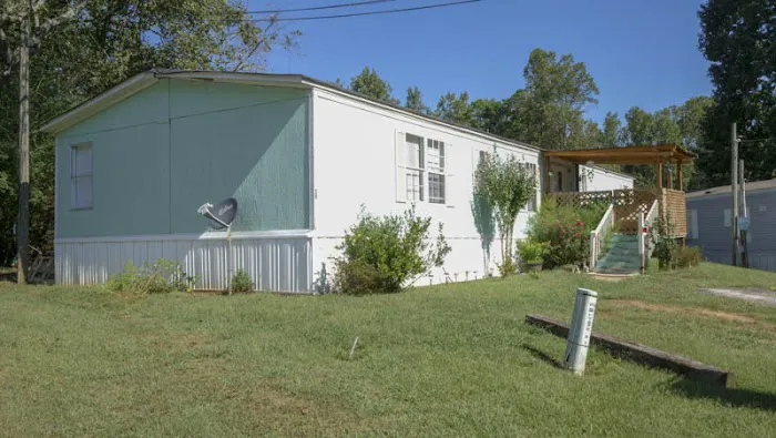 Lanier Mobile Home Community Picture 2