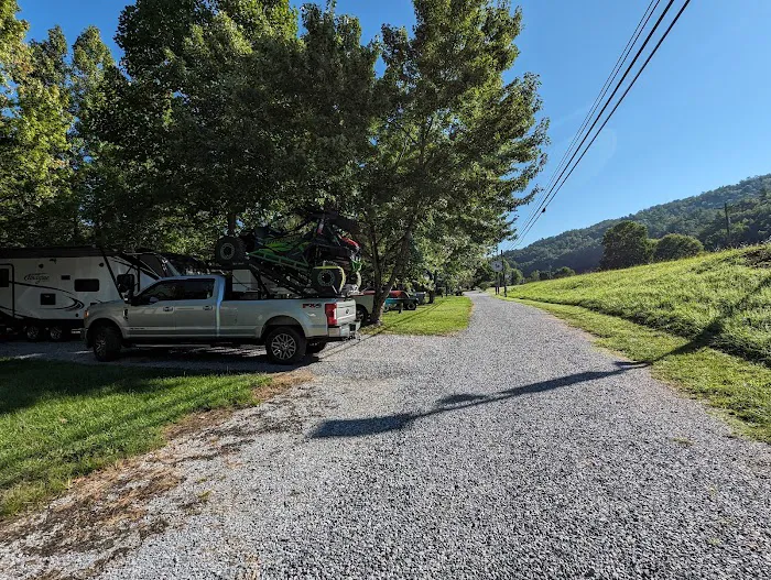 Double D Roost campground Picture 4