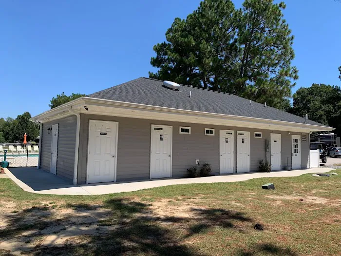 Fayetteville RV Resort & Cottages Picture 3