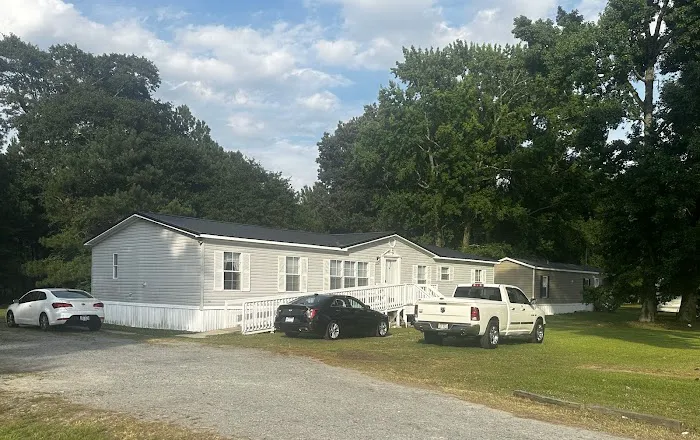 Cypress and Cobb Acres Mobile Home Park Picture 3