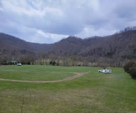 Cliff To Creek Camping Resort