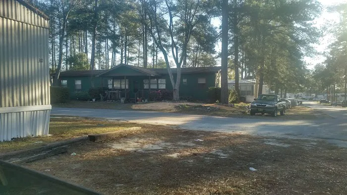 M & M Mobile Home Park Picture 4