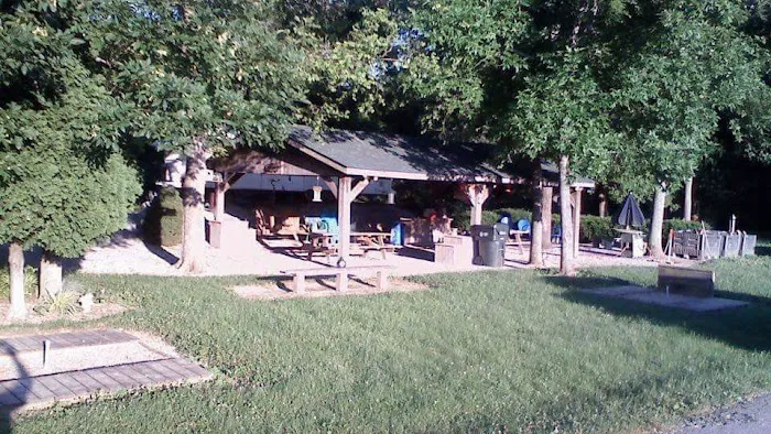 Hones Pointe Campground and park Picture 7