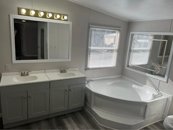 North Pointe Mobile Home Community Picture 2