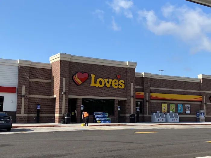 Love's RV Hookup Picture 3