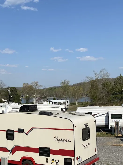Anchors Away RV Park Picture 8