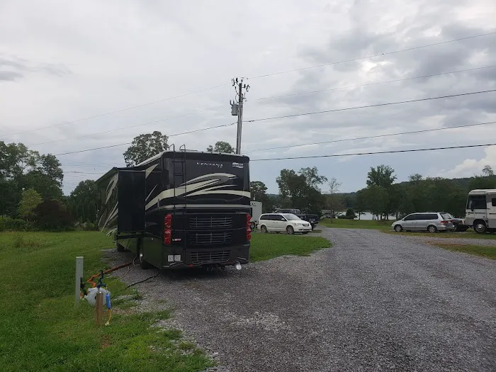 Anchors Away RV Park Picture 3