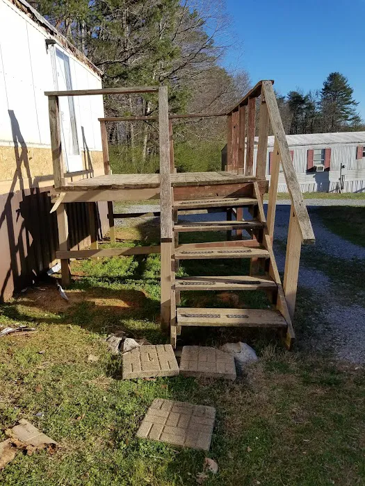 Miller Pointe Mobile Home Park Picture 7